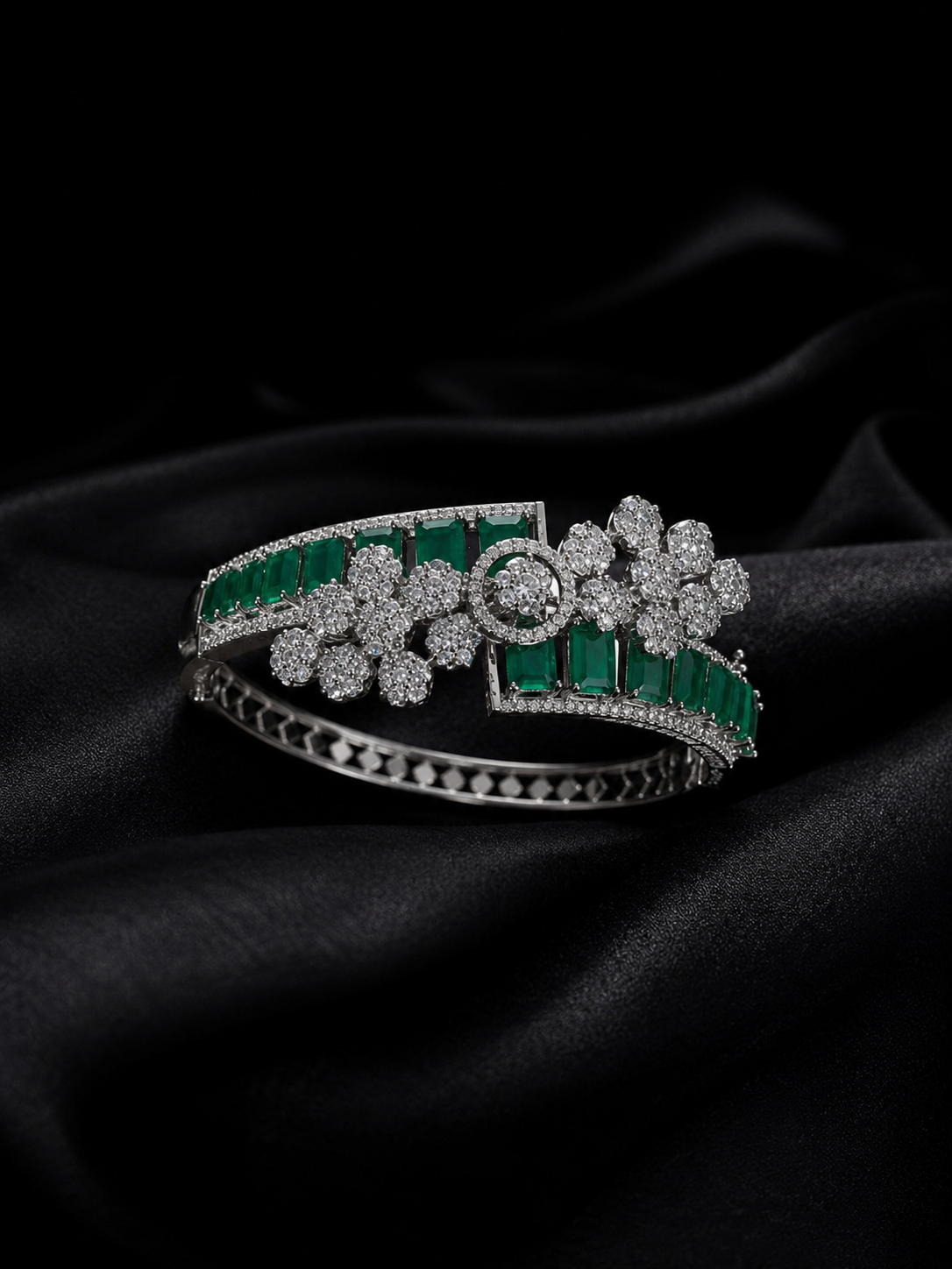 Emerald Bloom Royale Bracelet