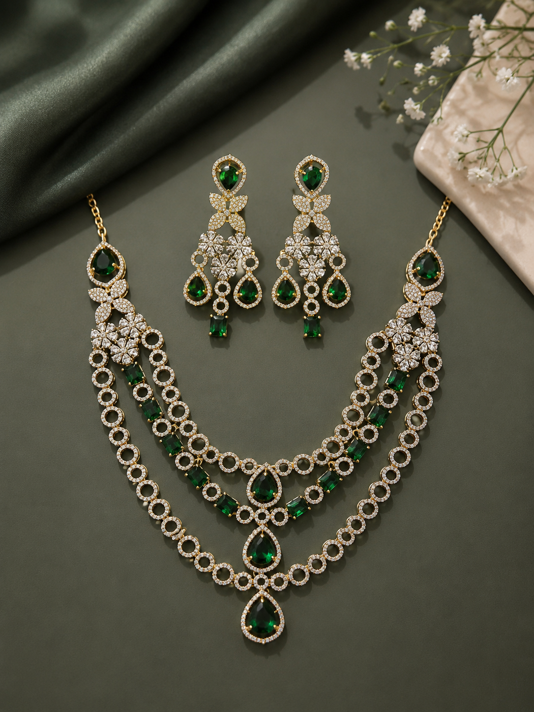 Emerald Royale Heritage Necklace Set