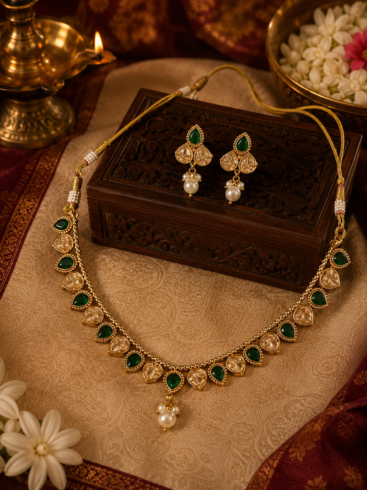Emerald Vanya Heritage Necklace Set